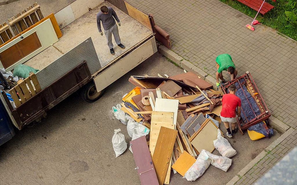 Top-Junk-Removal-Service-Companies-in-Dubai-_-Body-5-14-1-24-1024×640 Top-Junk-Removal-Service-Companies-in-Dubai-_-Body-5-14-1-24-1024x640